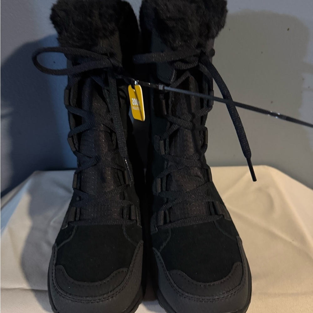 Columbia Black Lace Up Boots - Picture 3 of 6